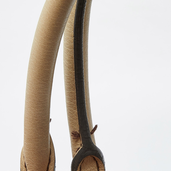 LOUIS VUITTON Beige Monogram Mahina Leather Surya XL Bag - Picture 5 of 8